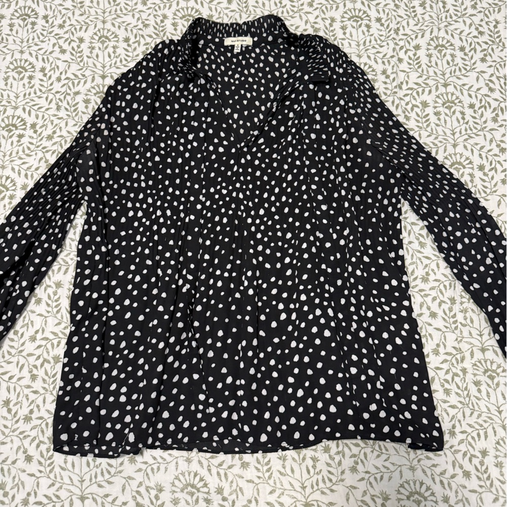 Max Studio Black and White Patterned Top